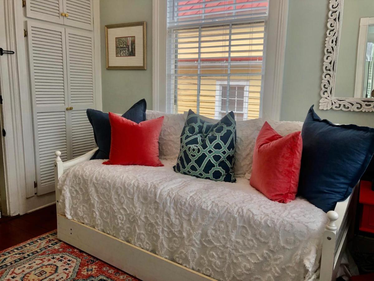 Daybed With Trundle In The Beautiful Ashley Inn 4 Blocks From King St Charleston Buitenkant foto