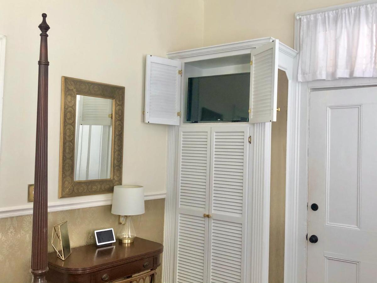 Daybed With Trundle In The Beautiful Ashley Inn 4 Blocks From King St Charleston Buitenkant foto
