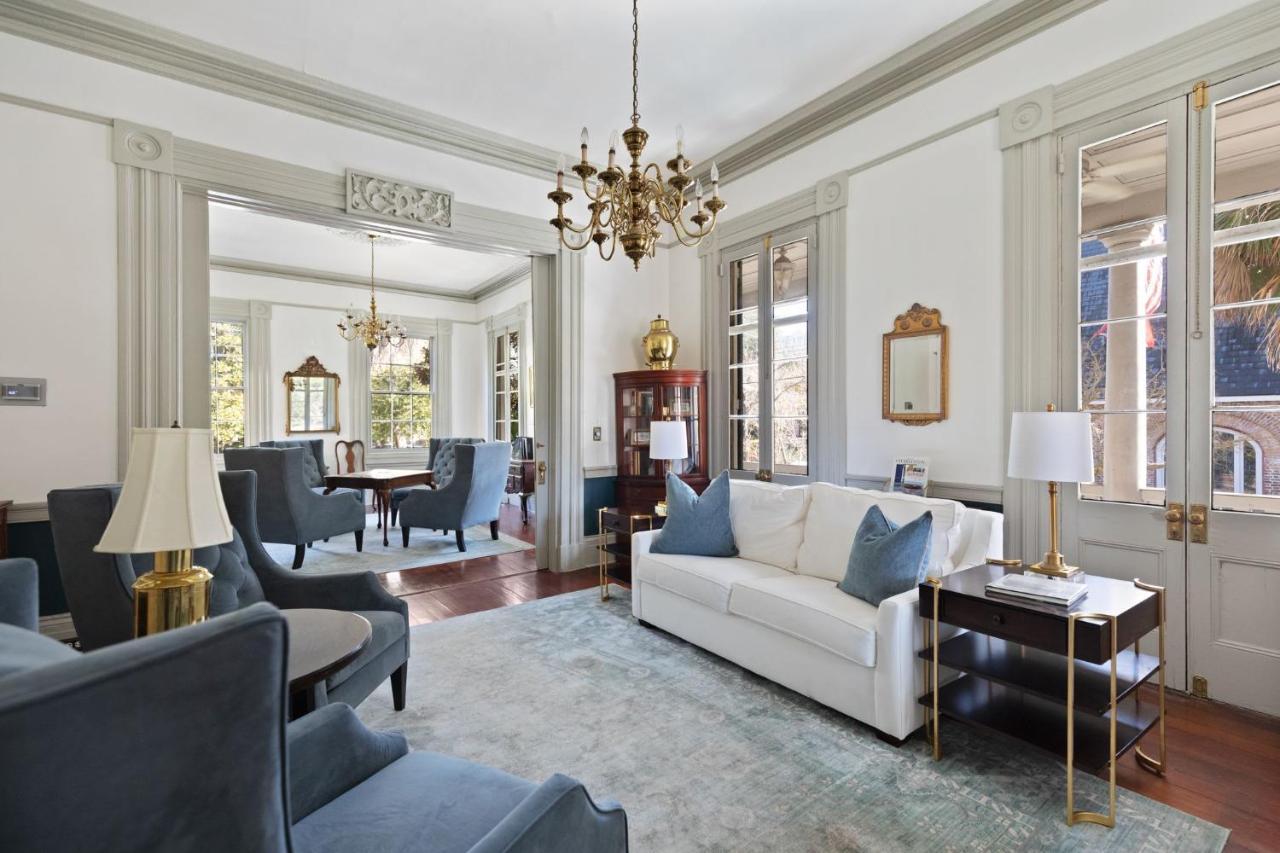 Daybed With Trundle In The Beautiful Ashley Inn 4 Blocks From King St Charleston Buitenkant foto