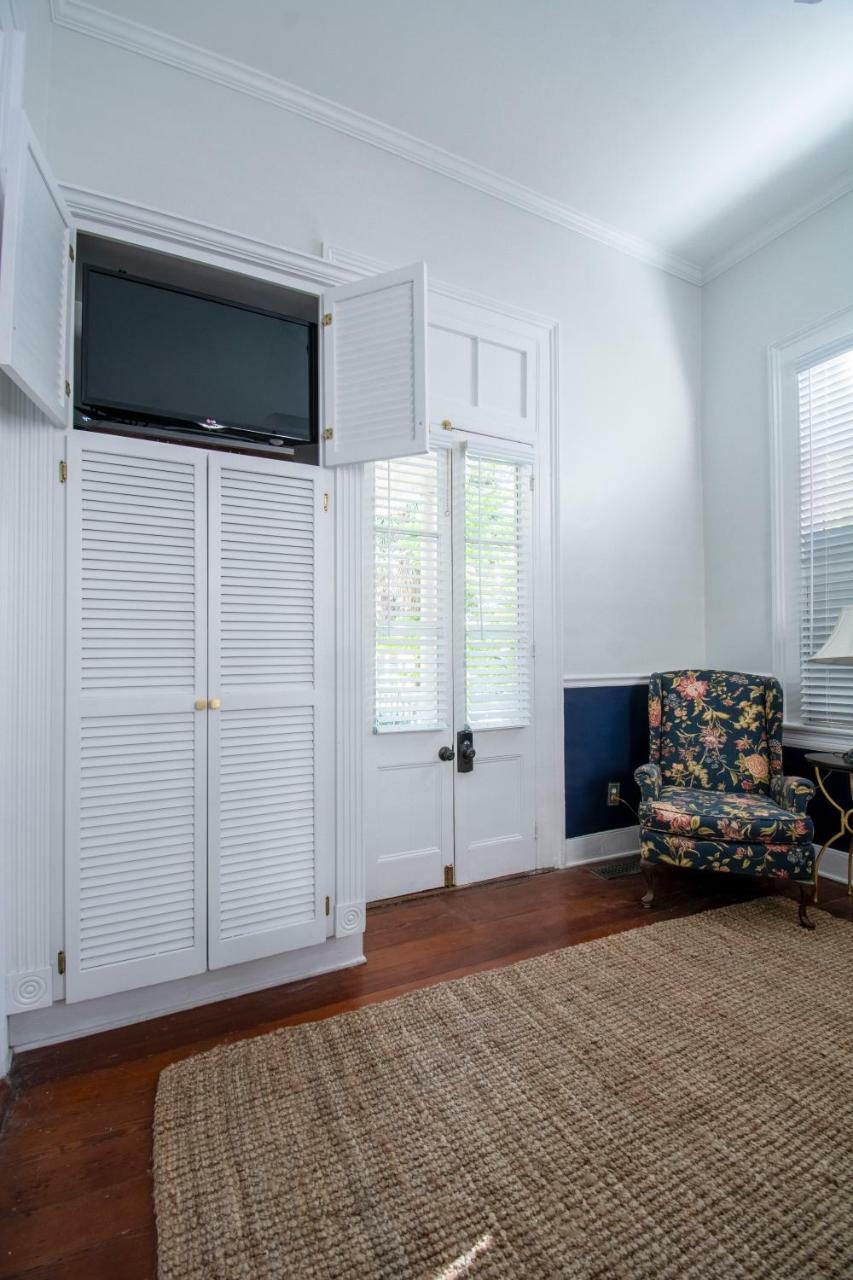 Daybed With Trundle In The Beautiful Ashley Inn 4 Blocks From King St Charleston Buitenkant foto
