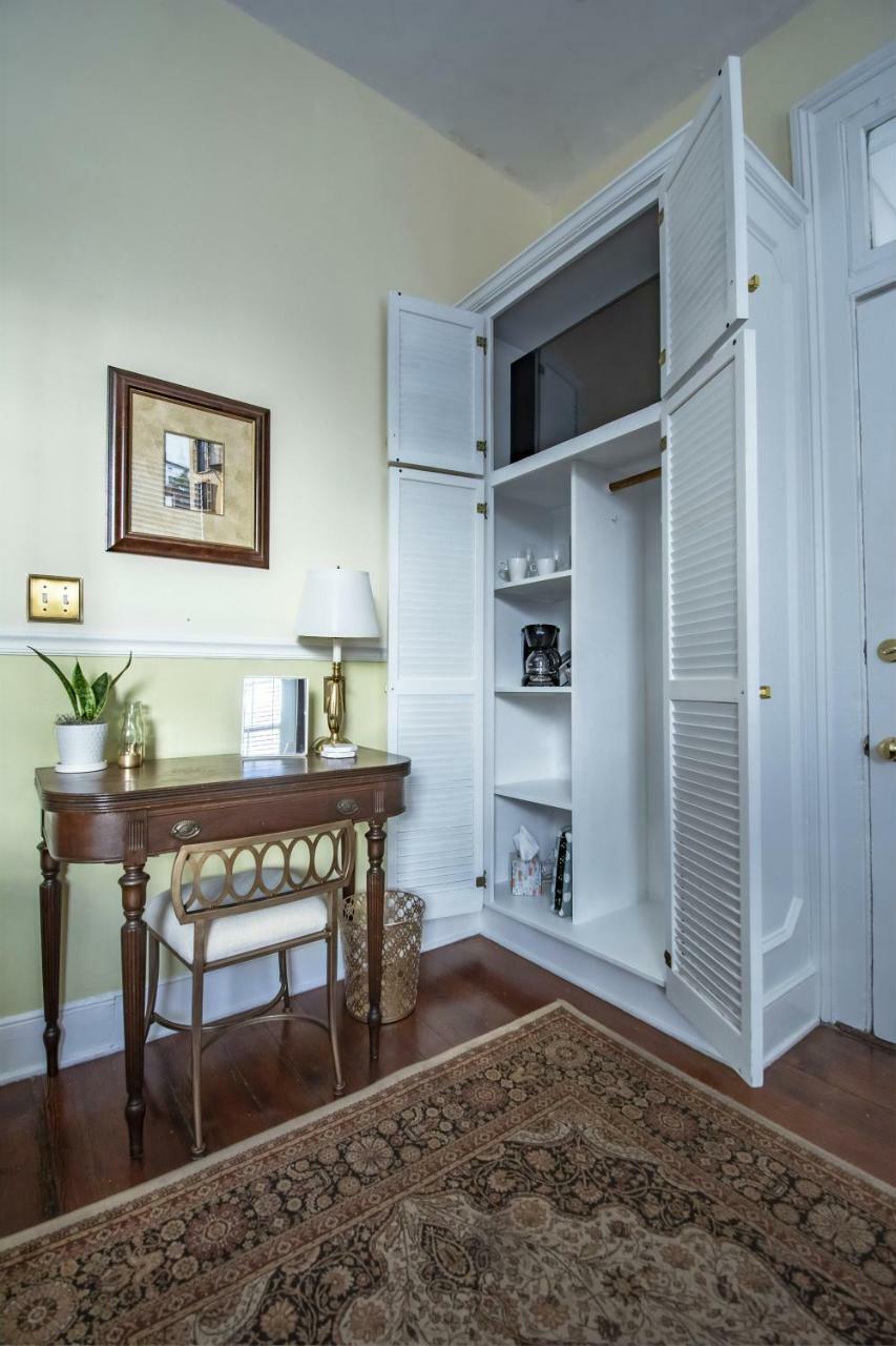 Daybed With Trundle In The Beautiful Ashley Inn 4 Blocks From King St Charleston Buitenkant foto