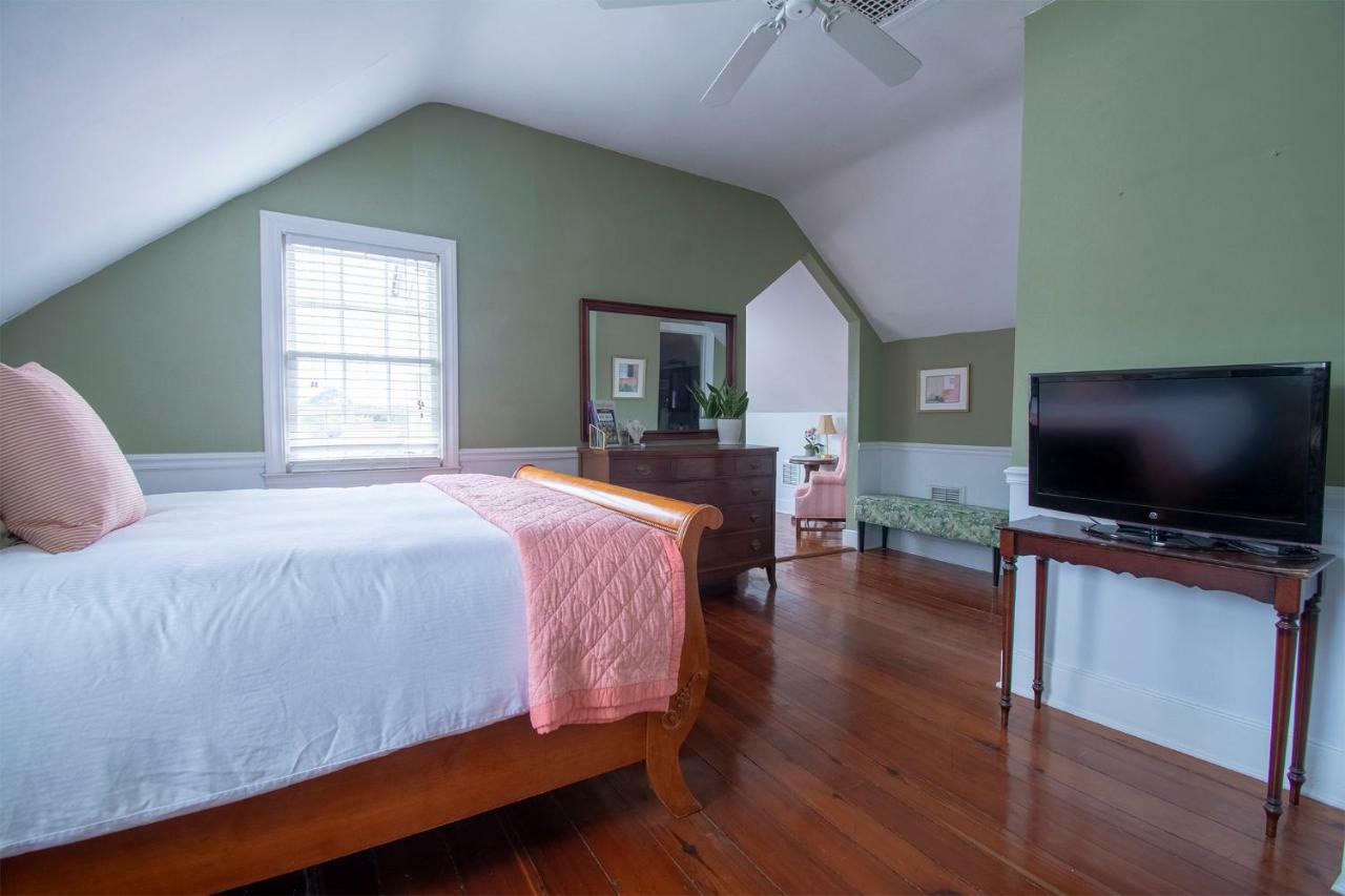 Daybed With Trundle In The Beautiful Ashley Inn 4 Blocks From King St Charleston Buitenkant foto